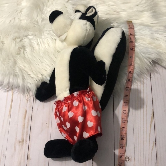 Pepe Le Pew Looney Tunes Valentine Plush - Picture 10 of 10